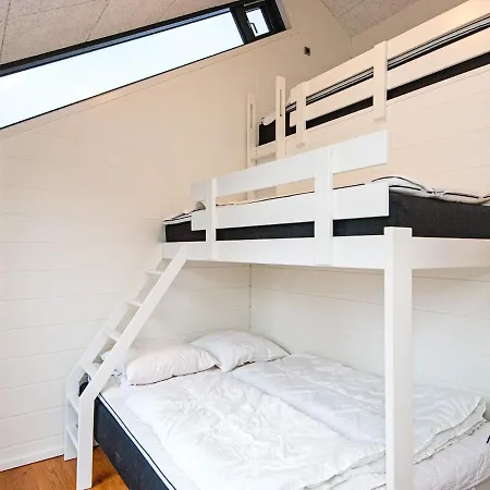 8 Person In Holiday home Hejls